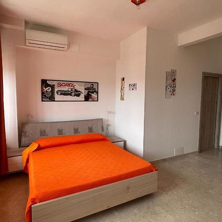La Finestra Sul Mare B&B Crotone Esterno foto