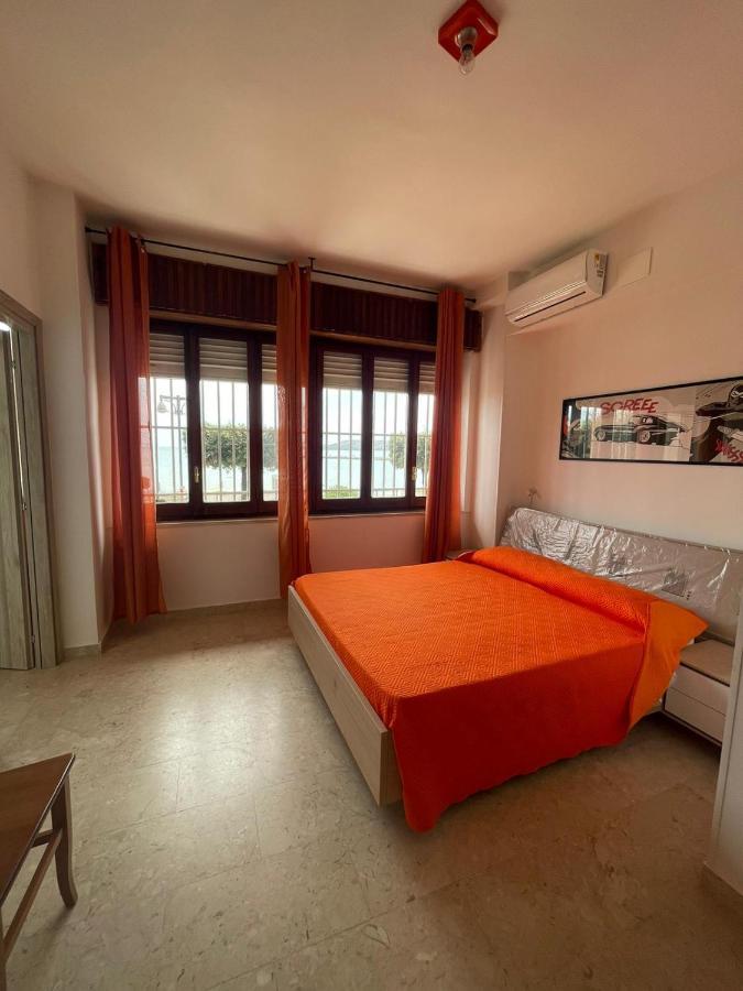 La Finestra Sul Mare B&B Crotone Esterno foto