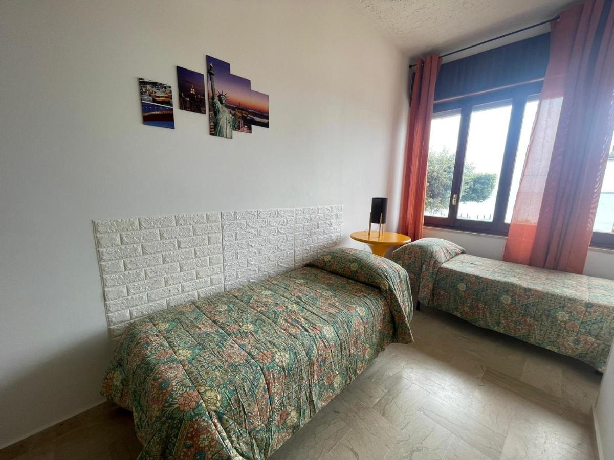 La Finestra Sul Mare B&B Crotone Esterno foto