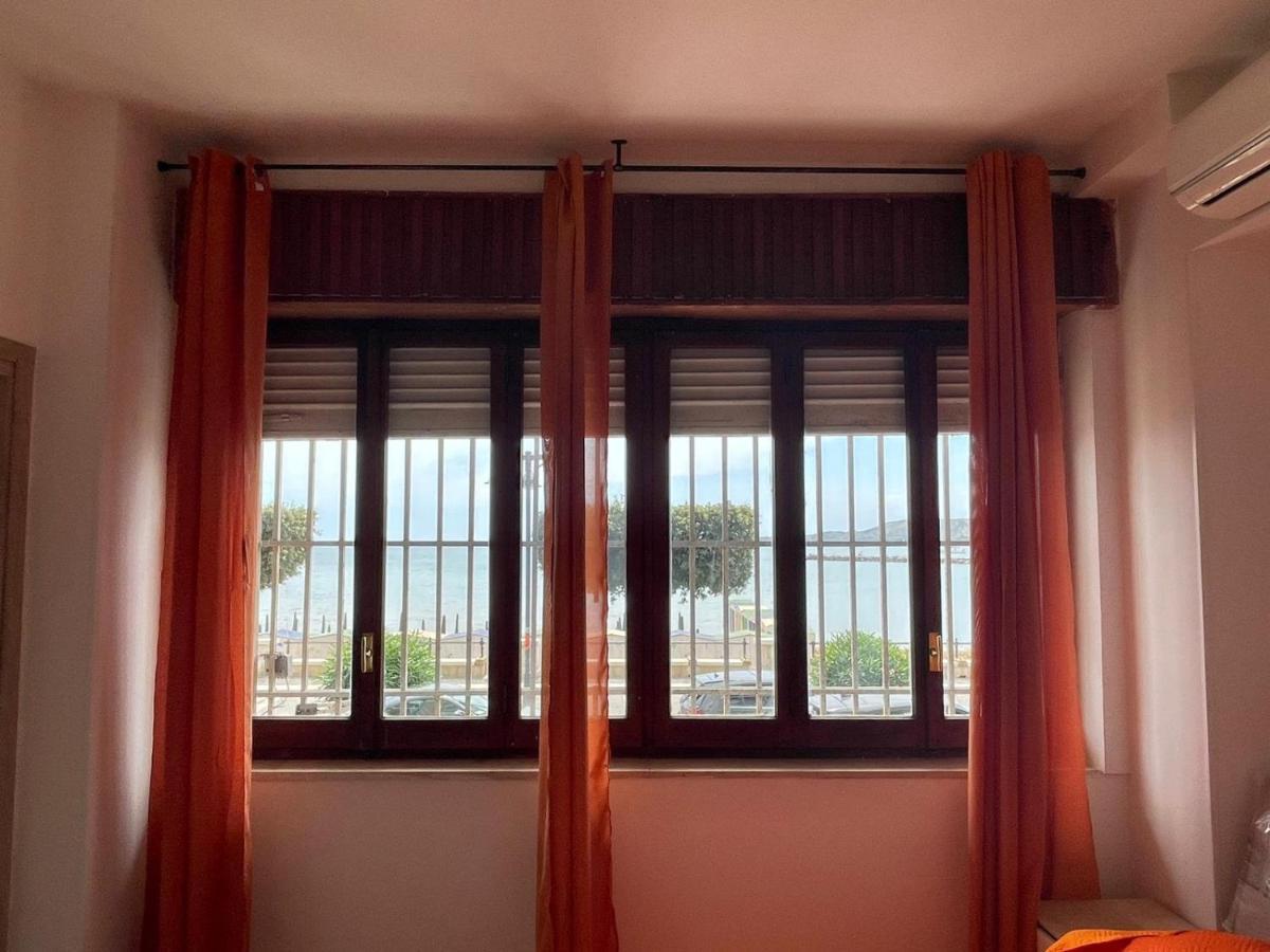 La Finestra Sul Mare B&B Crotone Esterno foto