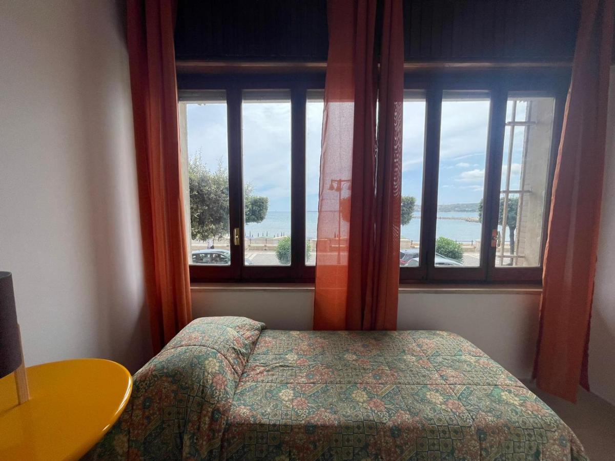La Finestra Sul Mare B&B Crotone Esterno foto